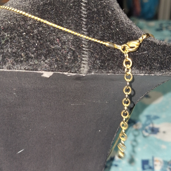 Elegant Gold Necklace with Bead Accent - Picture 4 of 5